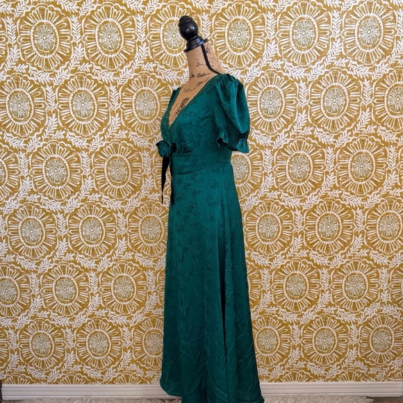 LAIT Collection Serita Floral Jacquard Satin Maxi Dress in Emerald Green Sz M - Picture 6 of 9